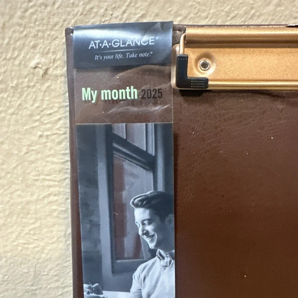 AT-A-GLANCE My Month 2025 Clipboard Planner Dark Brown Faux Leather YP600-09‎